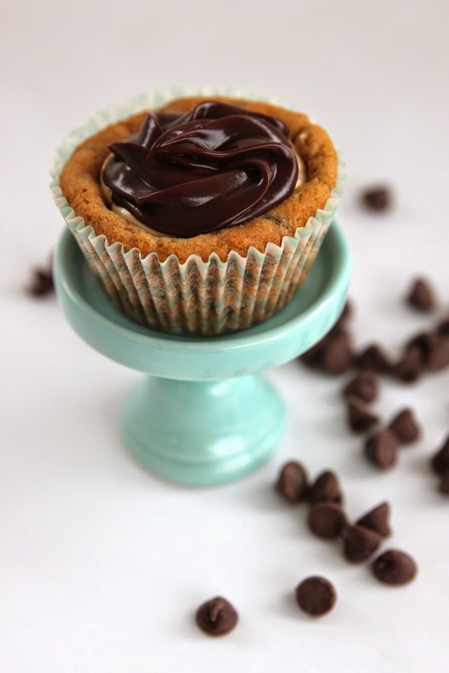 PEANUT BUTTER MOUSSE + CHOCOLATE CHIP COOKIE CUPCAKE