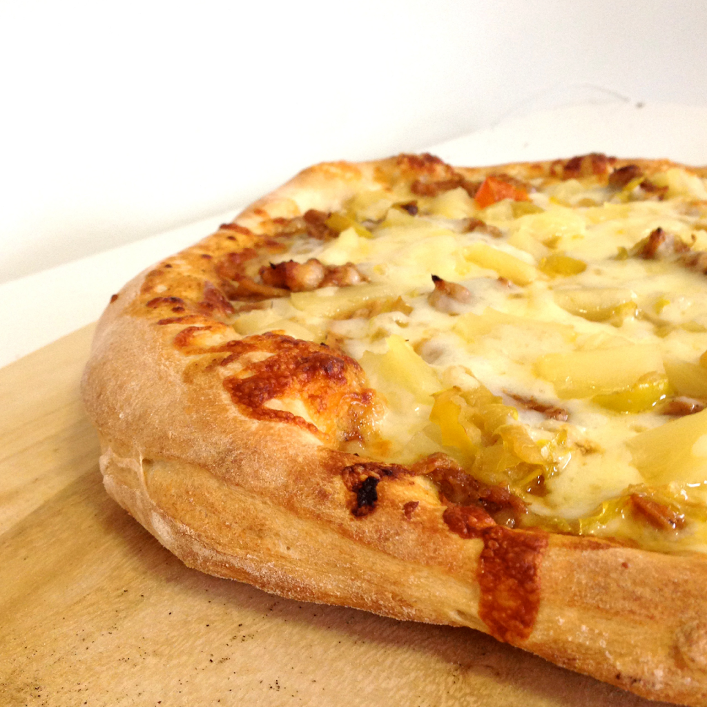 PULLED PORK HAWAIIAN PIZZA