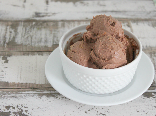 HOMEMADE CHOCOLATE PEANUT BUTTER ICE CREAM